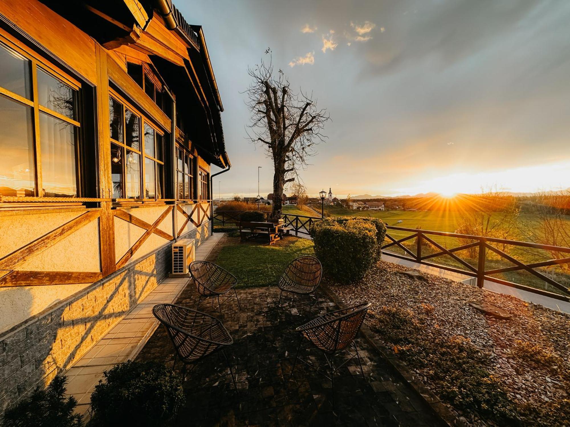 Hotel Oskar Zaplata Preddvor Exteriér fotografie