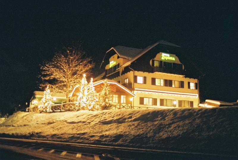 Hotel Oskar Zaplata Preddvor Exteriér fotografie